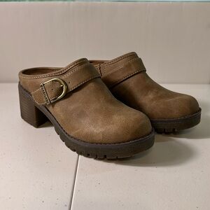 Eastland Nola Women's Clogs